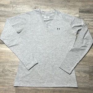 Under Armour Women’s Grey Semifitted V Neck long Sleeve Tee, size medium